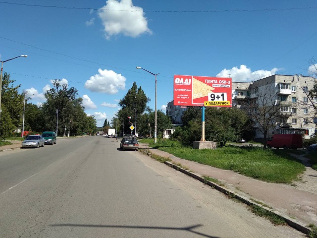 Щит 6x3,  Малин в. Гагаріна 29, біля єдиного в місті світлофора, поряд паперова фабрика, ст А.