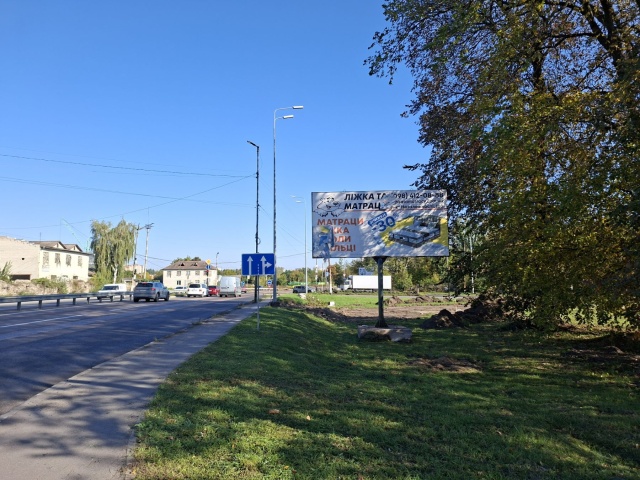 Щит 6x3, Траса Бердичів-Житомир,с.Зарічани, в'їзд з Бердичева в Житомир. За заправкою ANP № 4 ст.А Щит 6x3, Траса Бердичів-Житомир,с.Зарічани, в'їзд з Бердичева в Житомир. За заправкою ANP № 4 ст.А